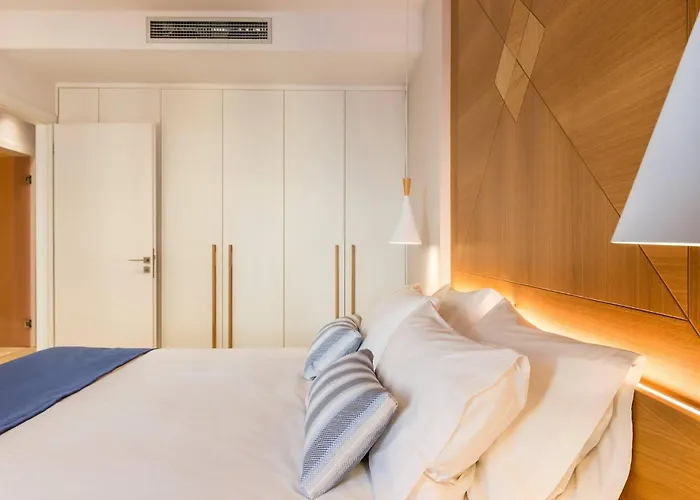 Avra Apartments Venetian Harbour